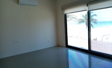 Casa en renta en Ciudad del Carmen, Fracc con playa y alberca