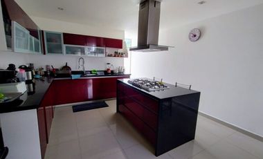 MARAVILLOSA RESIDENCIA EN VENTA EN EXCLUSIVO CONDOMINIO EN LA PARTE BAJA DE SAN JERÓNIMO