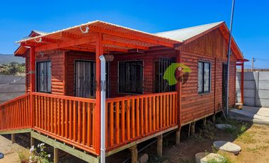 Venta de Sitio de 220 m2 con cabaña amoblada. Guanaqueros, Coquimbo. $47 millones