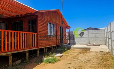 Venta de Sitio de 220 m2 con cabaña amoblada. Guanaqueros, Coquimbo. $47 millones