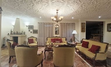 CASA EN VENTA  O CAMBIO POR DEPARTAMENTO, EN ZONA ESTRATEGICA DE CUENCA,  EL BATAN