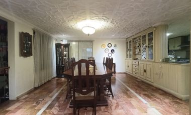 CASA EN VENTA  O CAMBIO POR DEPARTAMENTO, EN ZONA ESTRATEGICA DE CUENCA,  EL BATAN