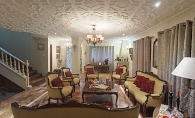 CASA EN VENTA  O CAMBIO POR DEPARTAMENTO, EN ZONA ESTRATEGICA DE CUENCA,  EL BATAN