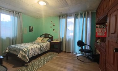 CASA EN VENTA  O CAMBIO POR DEPARTAMENTO, EN ZONA ESTRATEGICA DE CUENCA,  EL BATAN