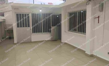 Casa en renta en Maravillas Cuernavaca.  Como negocio, oficinas, farmacias, etc. Uso de suelo comercial.