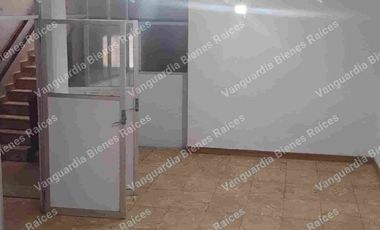Casa en renta en Maravillas Cuernavaca.  Como negocio, oficinas, farmacias, etc. Uso de suelo comercial.