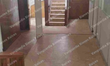 Casa en renta en Maravillas Cuernavaca.  Como negocio, oficinas, farmacias, etc. Uso de suelo comercial.
