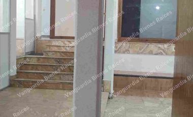 Casa en renta en Maravillas Cuernavaca.  Como negocio, oficinas, farmacias, etc. Uso de suelo comercial.