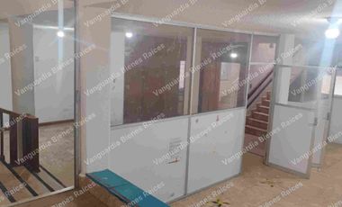 Casa en renta en Maravillas Cuernavaca.  Como negocio, oficinas, farmacias, etc. Uso de suelo comercial.