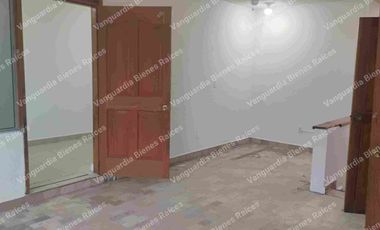 Casa en renta en Maravillas Cuernavaca.  Como negocio, oficinas, farmacias, etc. Uso de suelo comercial.