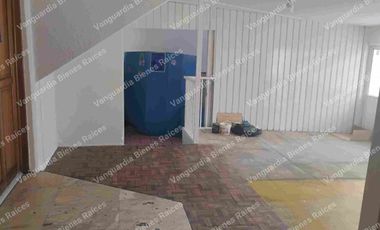 Casa en renta en Maravillas Cuernavaca.  Como negocio, oficinas, farmacias, etc. Uso de suelo comercial.
