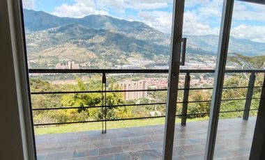 💥VENDO💥Casa Campestre en el exclusivo sector de Copacabana Barrio Pedregal parte alta Parcelación El Paraíso.
