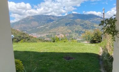 💥VENDO💥Casa Campestre en el exclusivo sector de Copacabana Barrio Pedregal parte alta Parcelación El Paraíso.