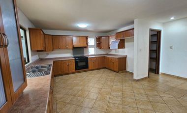 Casa en renta en jardines de zavaleta