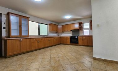 Casa en renta en jardines de zavaleta