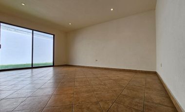 Casa en renta en jardines de zavaleta