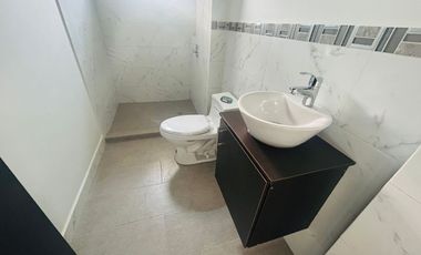 EN VENTA  CASA POR ESTRENAR  DE DOS PISOS DENTRO DE URBANIZACIÓN