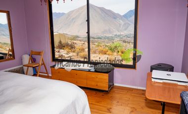 Venta de hermosa parcela de 10.000 m2, con 3 cabañas, agua de riego. Sector Mamalluca, Vicuña. $180 millones.