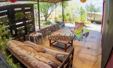 Venta de hermosa parcela de 10.000 m2, con 3 cabañas, agua de riego. Sector Mamalluca, Vicuña. $180 millones.