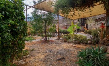 Venta de hermosa parcela de 10.000 m2, con 3 cabañas, agua de riego. Sector Mamalluca, Vicuña. $180 millones.