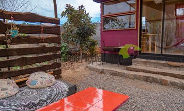 Venta de hermosa parcela de 10.000 m2, con 3 cabañas, agua de riego. Sector Mamalluca, Vicuña. $180 millones.
