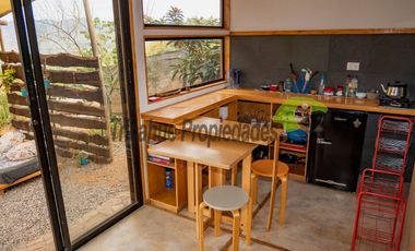 Venta de hermosa parcela de 10.000 m2, con 3 cabañas, agua de riego. Sector Mamalluca, Vicuña. $180 millones.