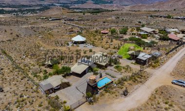 Venta de hermosa parcela de 10.000 m2, con 3 cabañas, agua de riego. Sector Mamalluca, Vicuña. $180 millones.