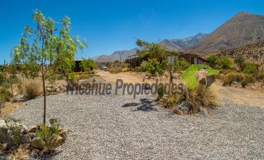 Venta de hermosa parcela de 10.000 m2, con 3 cabañas, agua de riego. Sector Mamalluca, Vicuña. $180 millones.