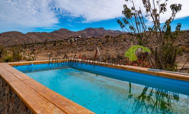 Venta de hermosa parcela de 10.000 m2, con 3 cabañas, agua de riego. Sector Mamalluca, Vicuña. $180 millones.