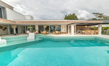 VEN A DISFRUTAR ALQUILO EXCLUSIVA FINCA VILLA LINA LLAMANOS AL3219317072 CONTAMOS CON LA MEJOR DOTACION TE ESPERAMOS..