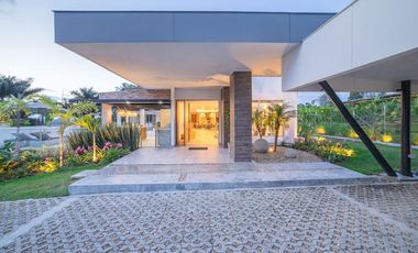 VEN A DISFRUTAR ALQUILO EXCLUSIVA FINCA VILLA LINA LLAMANOS AL3219317072 CONTAMOS CON LA MEJOR DOTACION TE ESPERAMOS..