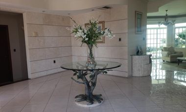 VENDO CASA RESIDENCIAL EN COSTA DE ORO