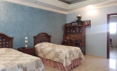 VENDO CASA RESIDENCIAL EN COSTA DE ORO
