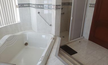 VENDO CASA RESIDENCIAL EN COSTA DE ORO