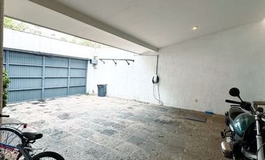 GRAN CASA EN VENTA UBICADA EN PROVIDENCIA