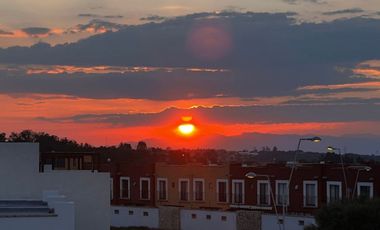 Lote de 13,010 m² en comunidad cerrada con campo de golf, en venta, San Miguel de Allende.