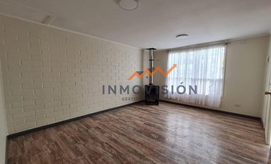 VENDE!! Acogedora casa recién remodelada, Sector Fundo del Carmen.