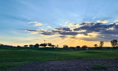 Lote para 33 viviendas en comunidad con campo de golf, en venta, San Miguel de Allende.