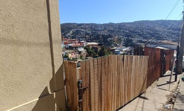 VENDO CASA EN CERRO LARRAIN, VALPARAISO, BUENA VISTA, A PASOS AV. ARGENTINA