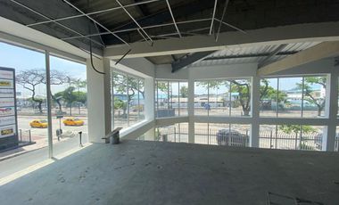 Se Alquila local comercial en Av de las Americas