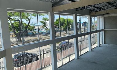 Se Alquila local comercial en Av de las Americas