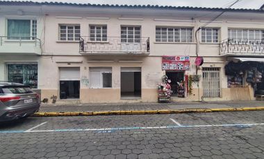 LOCAL EN RENTA, EN EL CENTRO DE OTAVALO.
