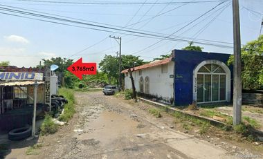 Terreno cerca de Av. Miguel Aleman ideal bodegas, taller, central camioneta, casas interes social