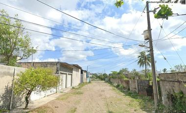Terreno cerca de Av. Miguel Aleman ideal bodegas, taller, central camioneta, casas interes social