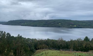 Parcela  con borde Lago Natri de 2,52 há. Sector Miraflores, Chonchi, Chiloé