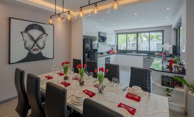 Modern Pool Villa in World Club Land Village, 4 bedrooms, experience luxury, comfort in a modern design house with a private swimming pool