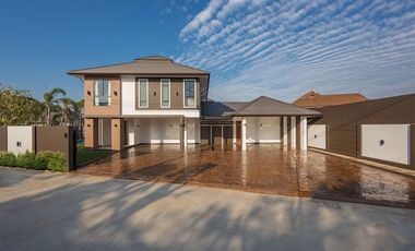 Luxury Pool Villas in World Club Land Village 5 bedrooms Experience luxury, comfort, decorations with different moods and tones. Luxury Pool Villas
