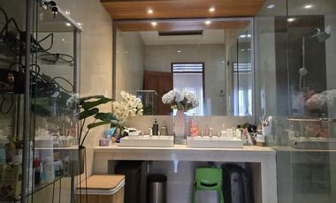 For Sale Luxurious Well-Maintained Fully Furnished House “Vinoti Living” in Elite Housing Denpasar Teras Ayung Housing East Denpasar