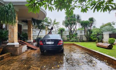Dijual Rumah Siap huni di Pondok Indah Sekolah Kencana Ada Pool