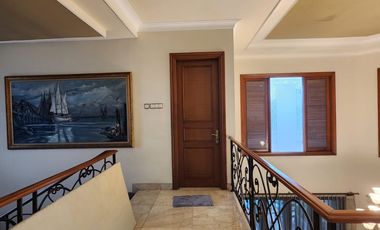 Dijual Rumah Siap huni di Pondok Indah Sekolah Kencana Ada Pool